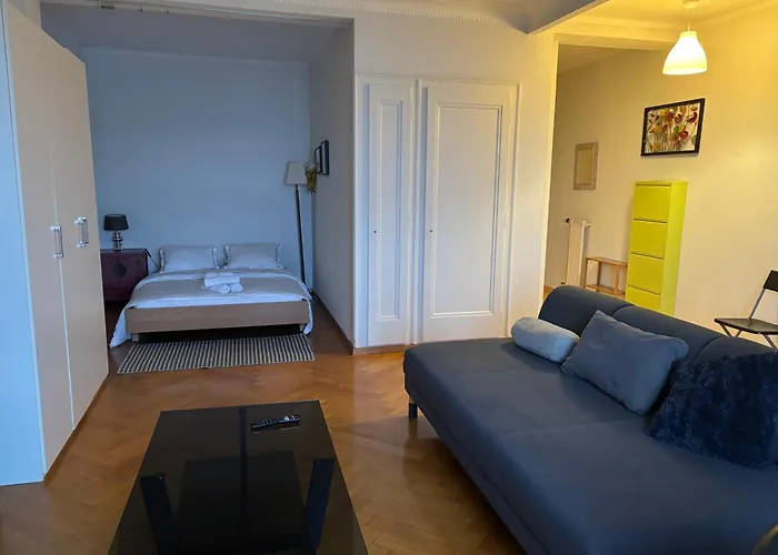 Between The Train Station And Saint Francois Lausana