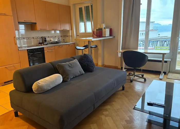 Between The Train Station And Saint Francois Apartamento